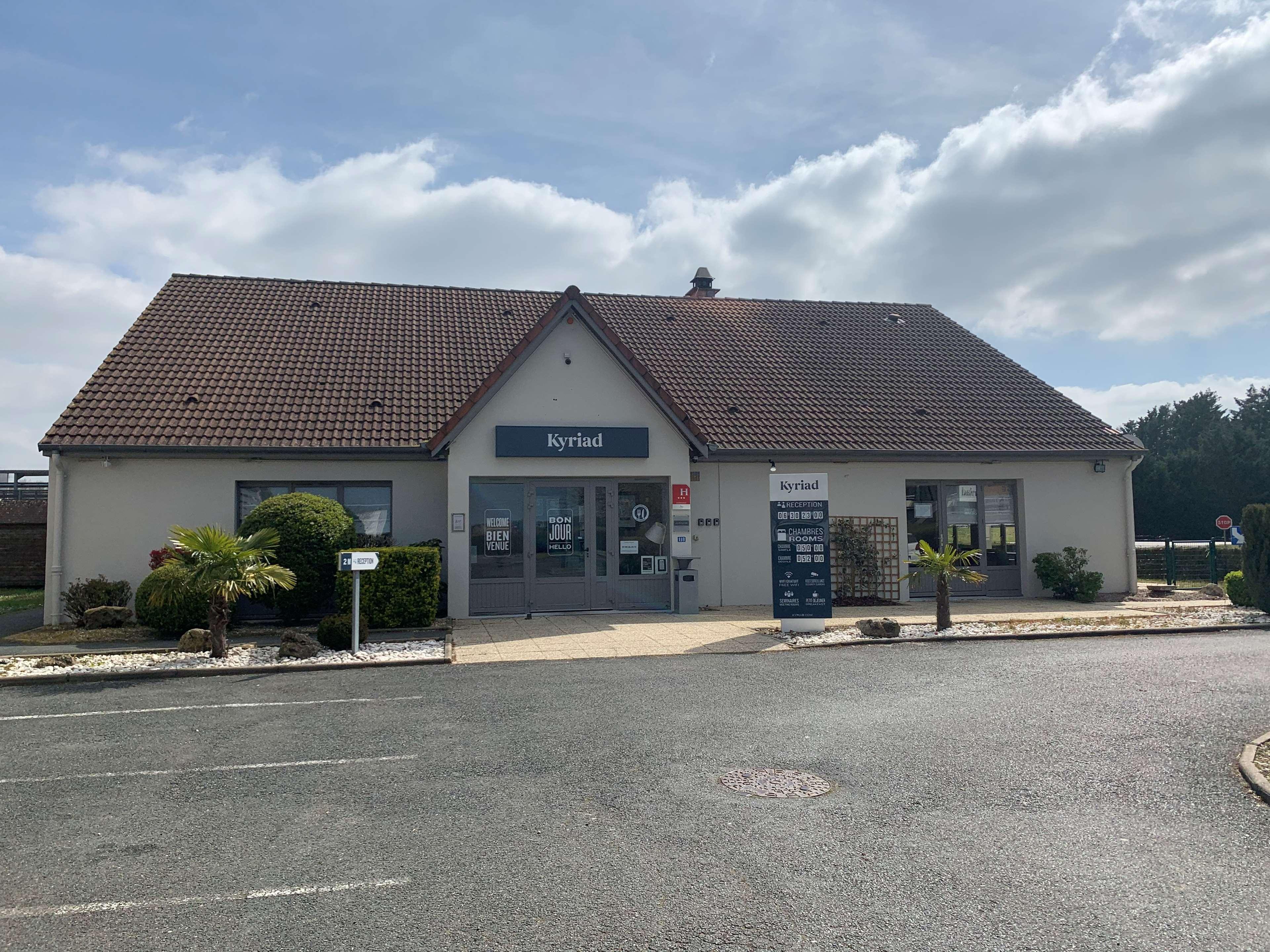 Kyriad Chateauroux - Saint-Maur Exterior foto