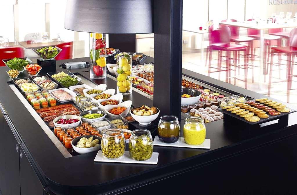 Kyriad Chateauroux - Saint-Maur Restaurant foto